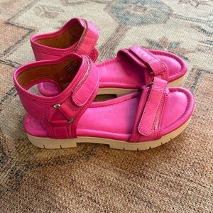 NWOT Miz Mooz Charleigh Lug Sole Sandal in Hot Pink